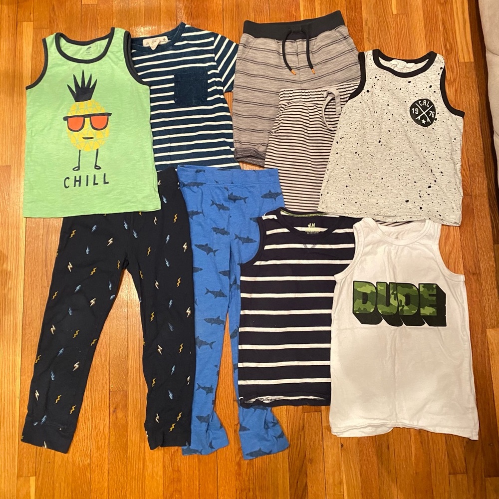 Boys 9 piece bundle of clothes size 4-6. Great